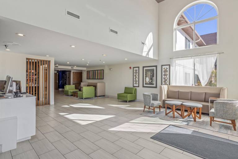 Holiday Inn Express Hotel & Suites Torrington By IHG — photo 4