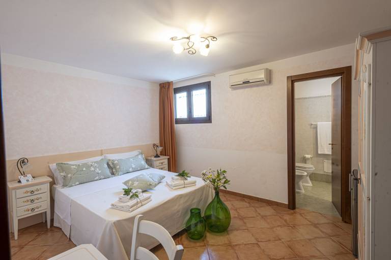 Alloro Apartment with Shared Terrace, Wi-Fi and Air Conditioning — photo 4