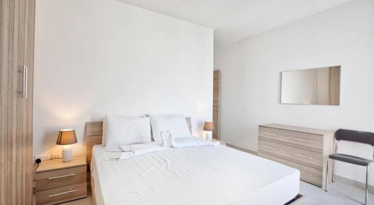 Rental apartment with 3 rooms for 6 persons — photo 2