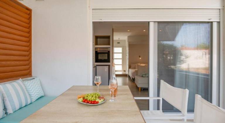 Beautiful apartment with jacuzzi & pool | Close to the beach | Pet-friendly — photo 3