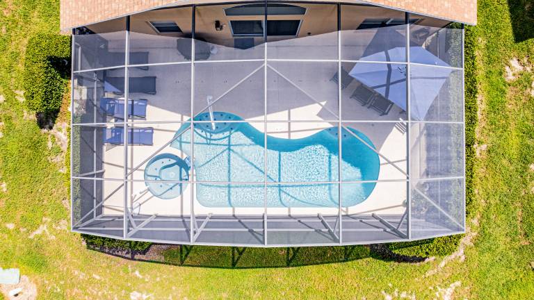Vacation home with sauna, jacuzzi & private pool | Water view — photo 3