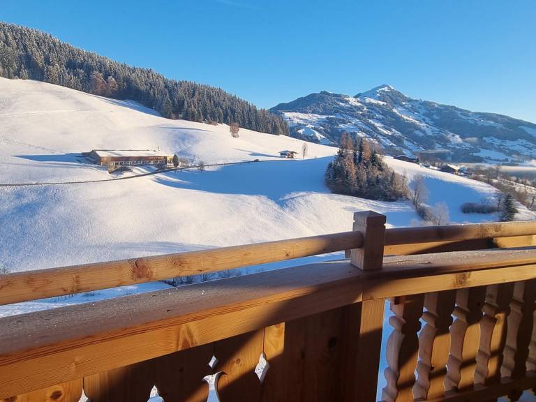 Neue gem&uuml;tliche Aussichtsoase mit Balkon