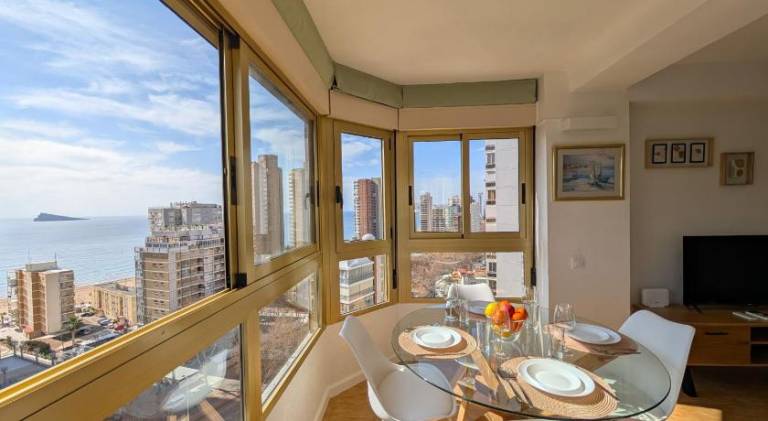Holiday apartment with pool & patio in Benidorm