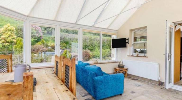 3 Bedroom luxury home, hot tub, stunning views of Killin, sitting on the River Dochart — photo 2