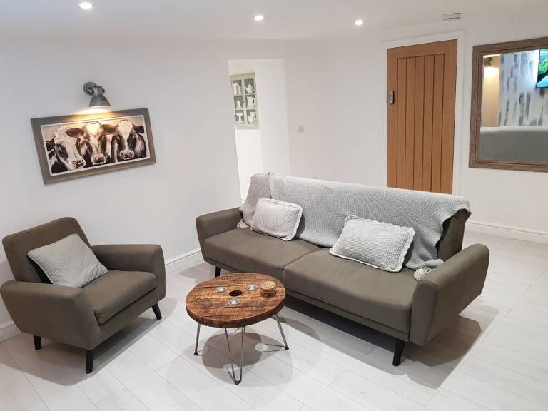 Family-oriented nice cottage | River view | Beach nearby | Pet-friendly in Llandudno