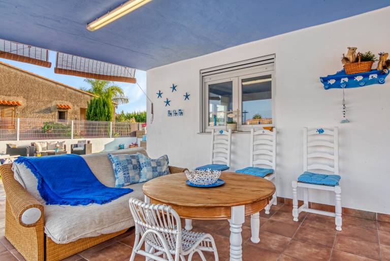 Child-friendly lovely villa with fast internet, patio & private pool | Garden view | Next to the beach | Pets are welcome — photo 4