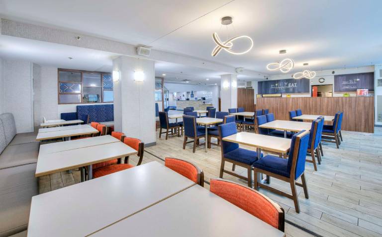 Hampton Inn by Hilton Ottawa — photo 2