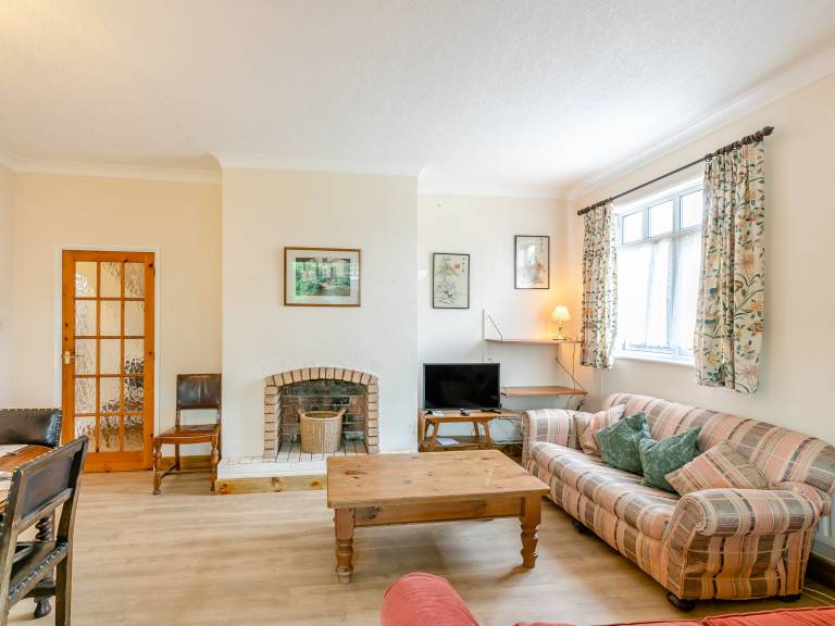 Cottage with garden | River view — photo 4