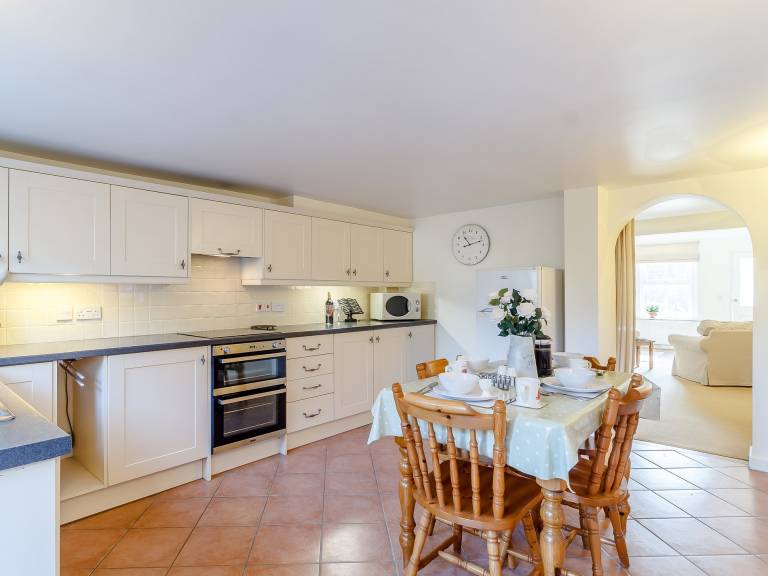 Cottage Holt