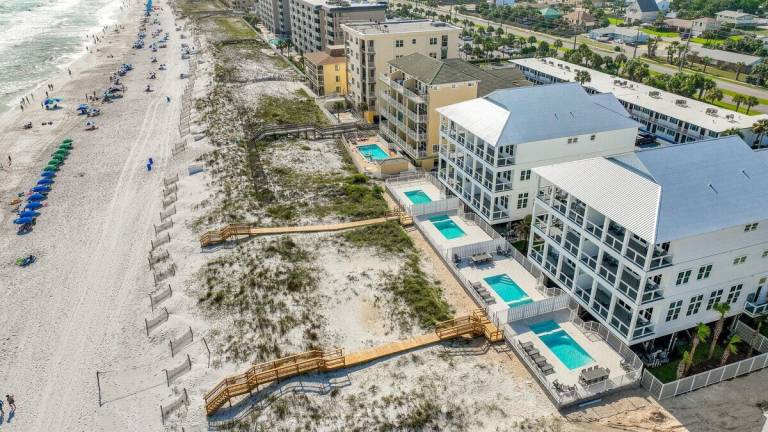 Family-friendly big vacation home with private pool, yard & hot tub | Garden view | Next to the beach | Pets allowed — photo 5