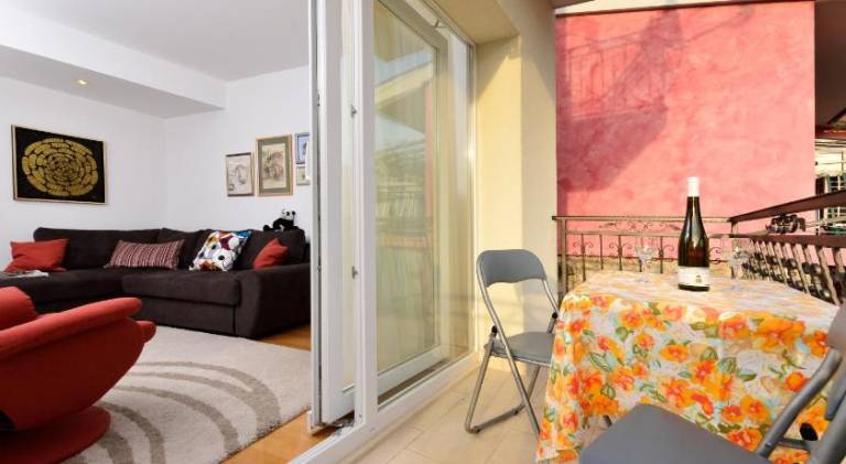 Rental apartment with terrace — photo 2