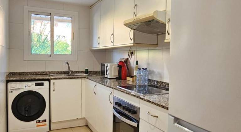 Rental apartment with patio & pool | Beach nearby | Good for workation | Pet-friendly — photo 4