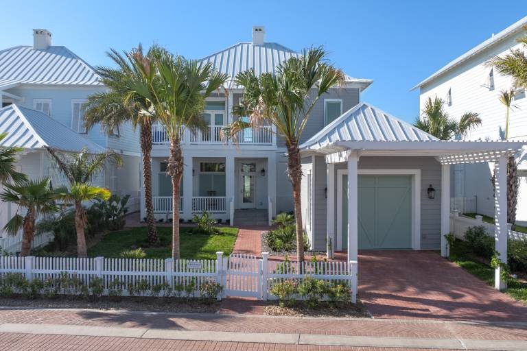 House with patio & pool in South Padre Island, TX