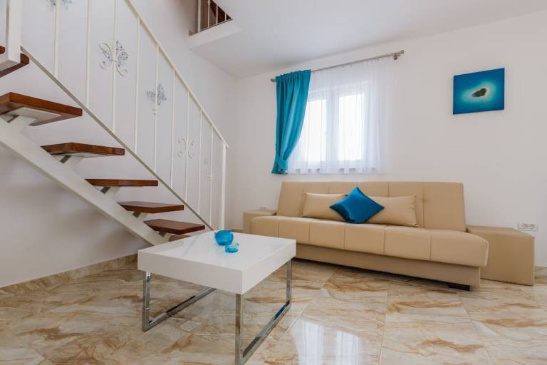 Three bedroom house near beach Supetar, Brač (K-12371) — photo 3