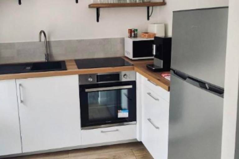Children-friendly lovely rental apartment | Near Popes' Palace | Pets allowed — photo 4