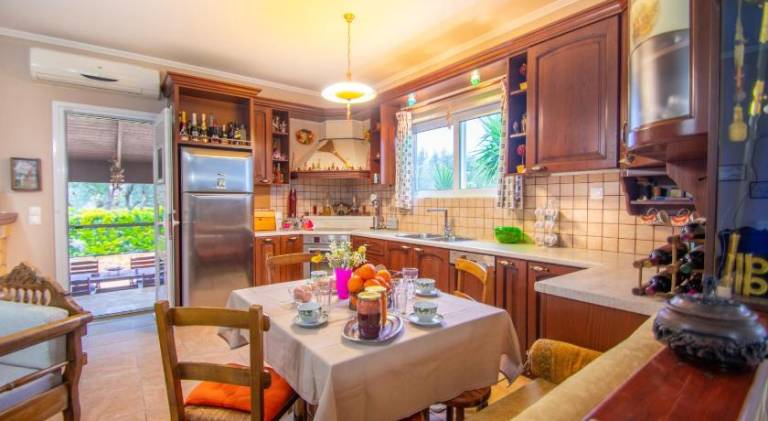 Fully equipped big house with yard, barbecue & terrace | Perfect for remote work | Dogs allowed — photo 2