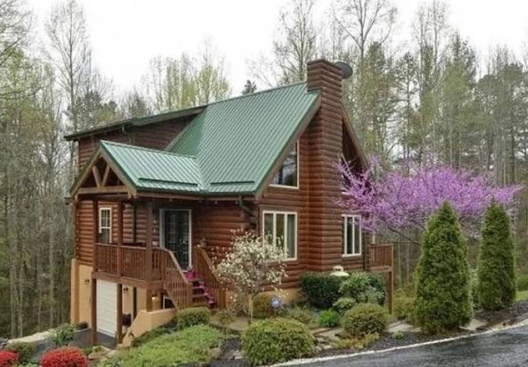 Hendersonville, NC Cabins & Vacation Rentals from 54 HomeToGo