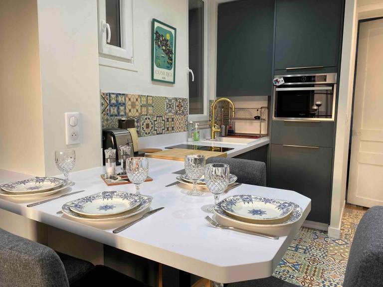 Apartment 'Superbe Quartier Latin' with Shared Terrace, Shared Garden and Wi-Fi — photo 4