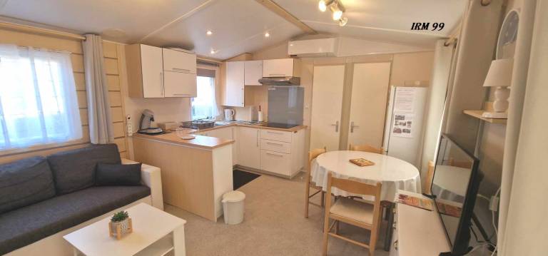 Wonderful camping with yard, BBQ & pool | River view | Pets allowed — photo 4