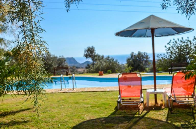 Holiday apartment in the country, pool, large garden, wifi Triopetra, Crete — photo 5