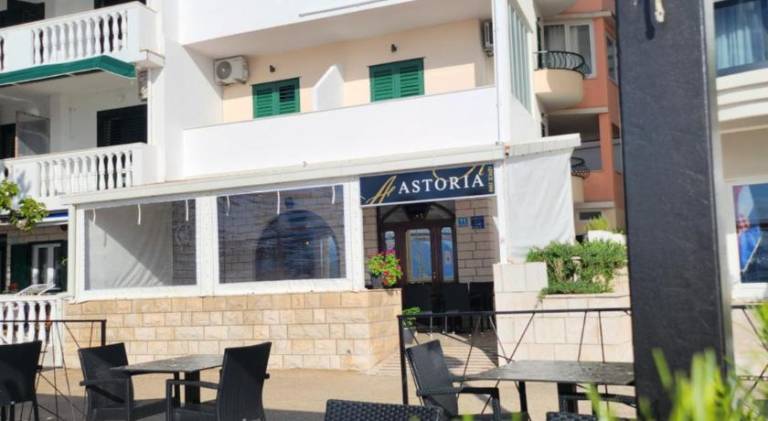 Lovely holiday apartment with terrace | Beach nearby | Dogs allowed in Brela