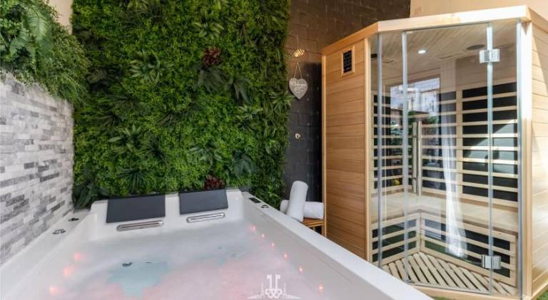 House with sauna & patio — photo 3
