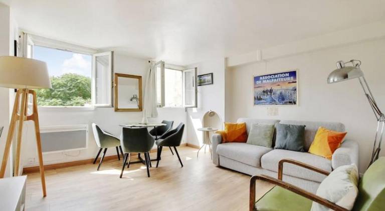 Rental apartment with 1 room for 2 persons in Vanves