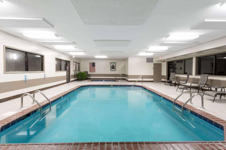 Comfort Inn Huntington near University area — photo 3