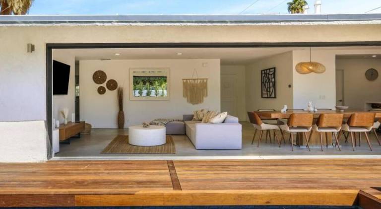 Fully equipped lovely villa with garden, BBQ & patio | Perfect for remote work | Pet-friendly in Palm Springs, CA