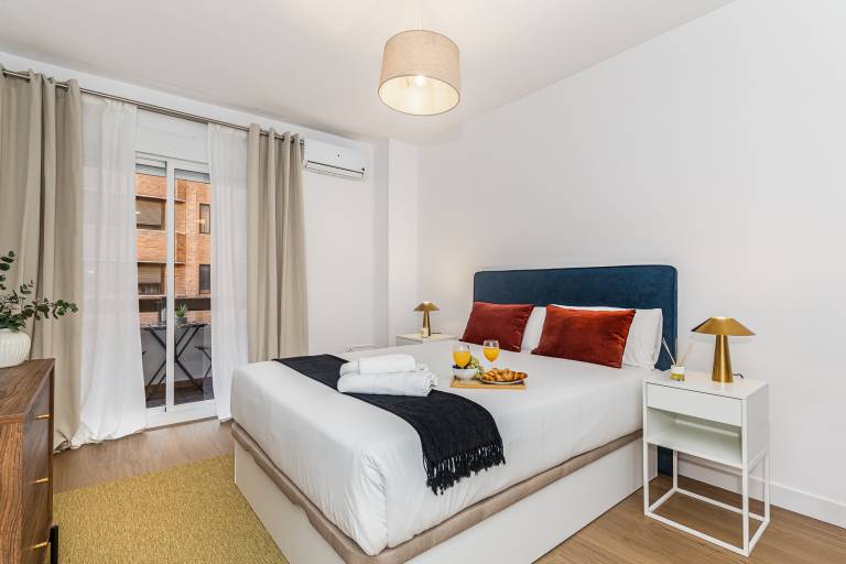 Apartment with patio | Near Seville Cathedral — photo 2