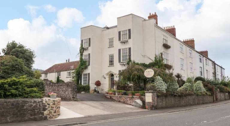 House with 8 rooms for 16 persons in Minehead