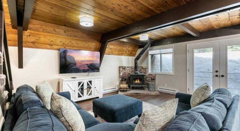 Vacation home with garden | Perfect for remote work in Tahoe City, CA