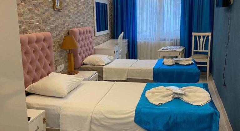 Elisa apart 3 in Marmara