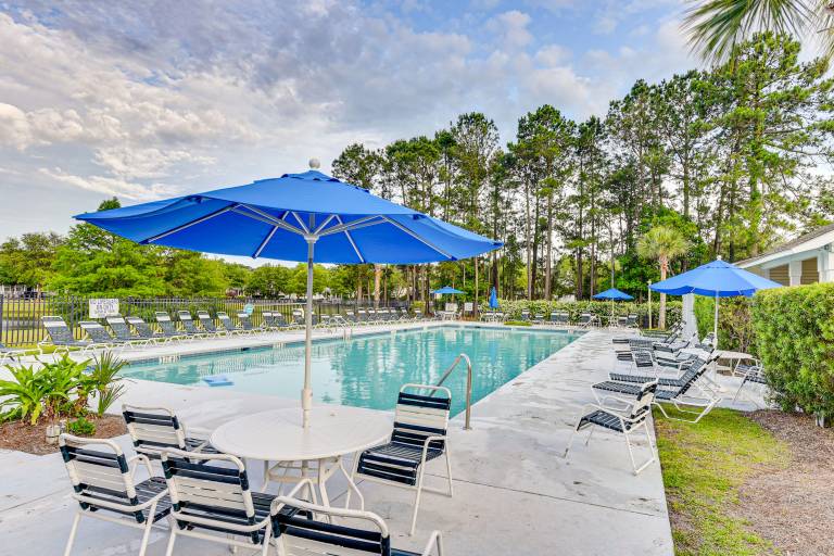 1 Mi to River! Relaxing Family Home in Bluffton in Bluffton, SC