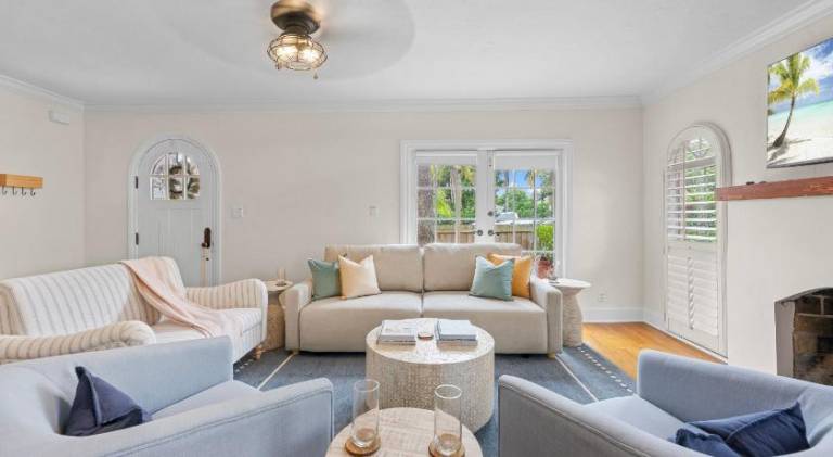 Palm Beach 5BR Cottage!PoolSpaSaunaCold Plunge — photo 2