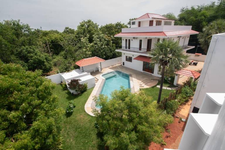 Resort Auroville Beach