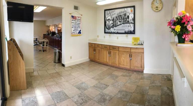 Super 8 By Wyndham Ashburn — photo 3