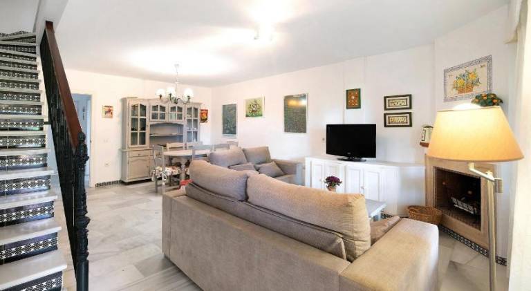 Lovely vacation home with pool & garden | Pets are welcome — photo 2