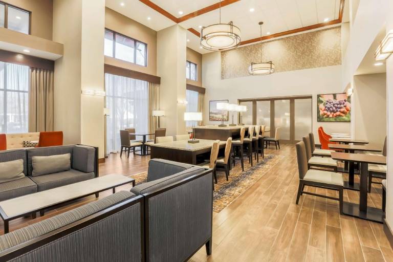 Hampton Inn & Suites Windsor - Sonoma Wine Country — photo 3