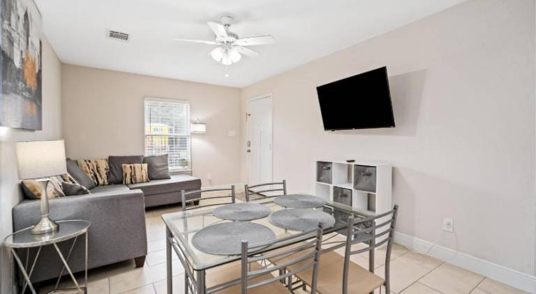 Rental apartment | Perfect for remote work in Houston, TX