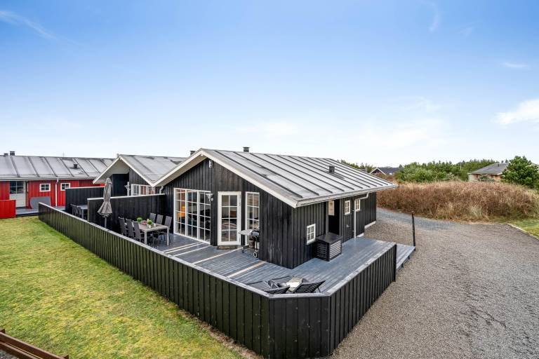 Cottage with terrace & BBQ in Hvide Sande