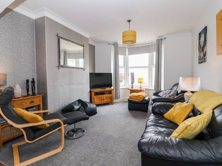 Children-friendly nice cottage with terrace & yard | Beach view | Dogs allowed — photo 2