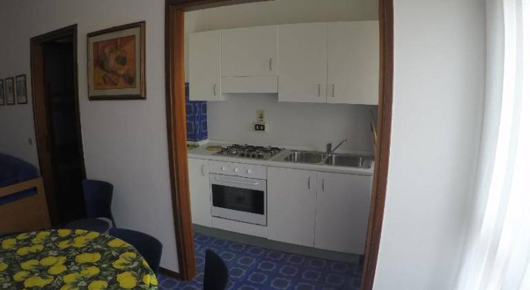Apartment with patio — photo 5