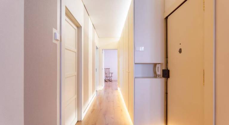 Host Wise - Colorful Bright Flat with Balcony — photo 4