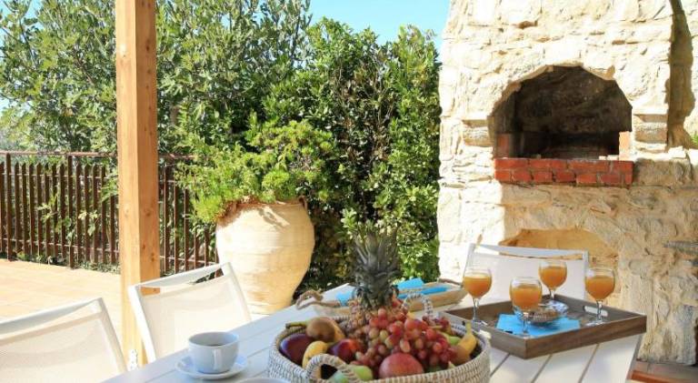 Villa with jacuzzi, barbecue & private pool — photo 4