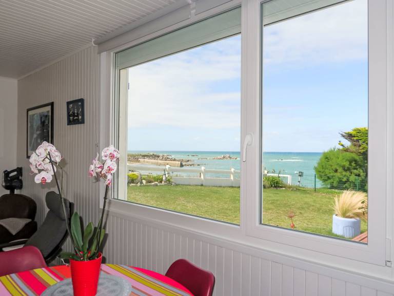 Fully equipped nice house with BBQ, yard & patio | Sea view | Beach nearby | Dogs allowed — photo 2