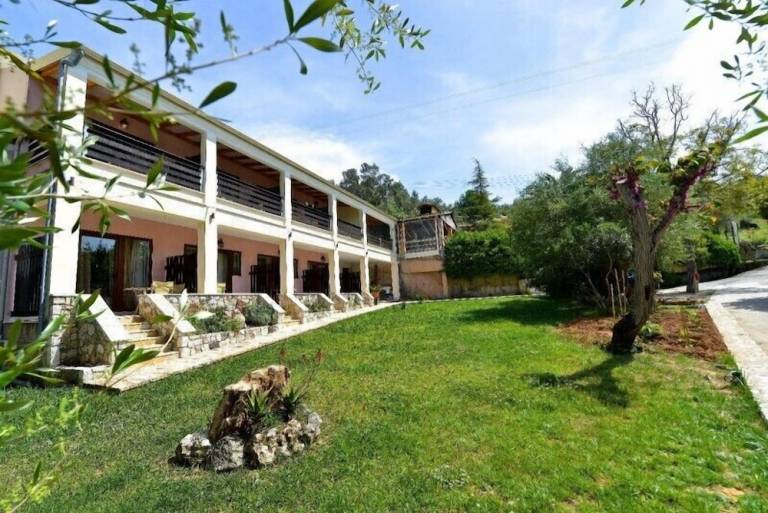 Κατάλυμα  Παλαιοκαστρίτσα