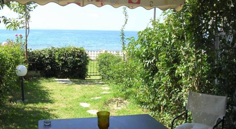 Fully equipped charming vacation home with garden | Beach nearby | Pets allowed in Sithonia