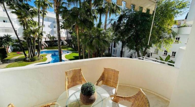 Holiday apartment with pool — photo 4