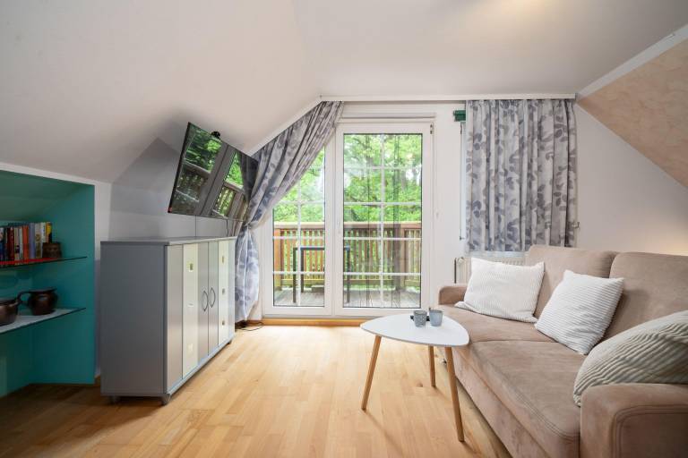 Family-oriented beautiful rental apartment with yard, sauna & BBQ | Garden view | Pets allowed — photo 4